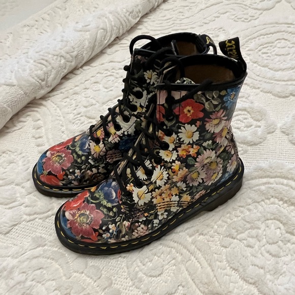 Rare Vintage 1990s Doc Martens. - Picture 7 of 7